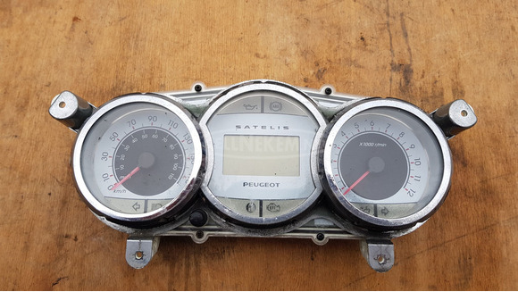 Peugeot Satelis 400 km óra - 4/10