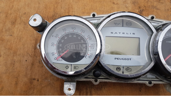 Peugeot Satelis 400 km óra - 5/10