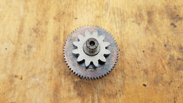 Peugeot Satelis 400 közlőkerék