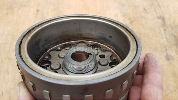 Peugeot Satelis 400 lendkerék - 4/6