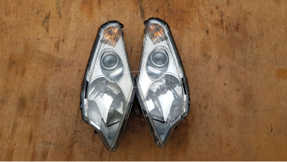 Peugeot Satelis 400 első lámpa pár - 1/10