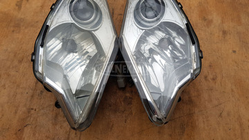 Peugeot Satelis 400 első lámpa pár