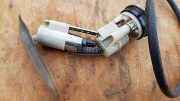 Peugeot Satelis 400 benzinpumpa