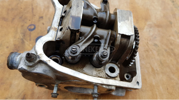 Peugeot Satelis 400 hengerfej - 9/10