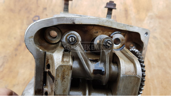 Peugeot Satelis 400 hengerfej - 10/10