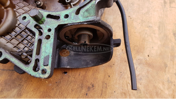 Peugeot Satelis 400 gyújtásfedél vízpumpával - 7/10