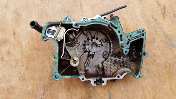 Peugeot Satelis 400 gyújtásfedél vízpumpával - 8/10