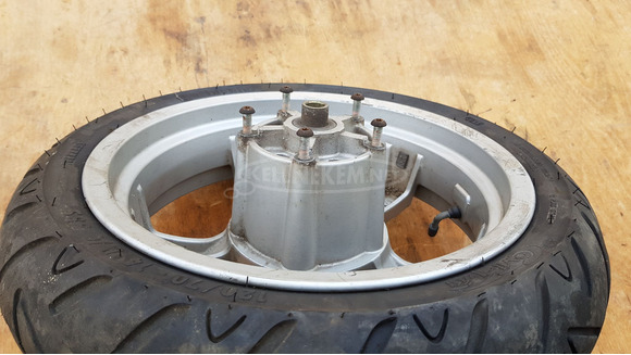 Peugeot Satelis 400 első kerék