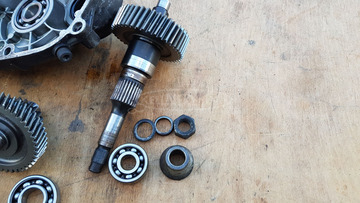 Peugeot Satelis 400 hátsó végáttétel