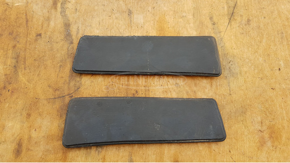 Peugeot Satelis 400 gumiszőnyeg pár felső - 1/6