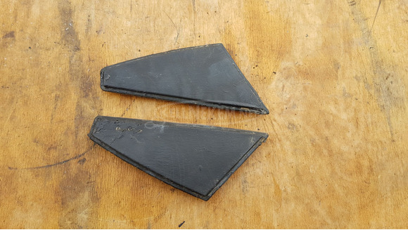 Peugeot Satelis 400 gumiszőnyeg pár hátsó - 1/6