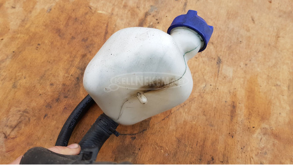 Peugeot Satelis 400 kiegyenlítő tartály