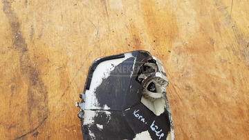 Peugeot Satelis 400 kormány idom középső ajtó