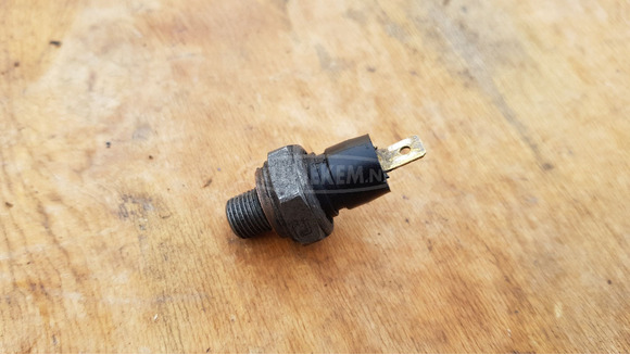 Peugeot Satelis 400 olajnyomás gomba - 1/4