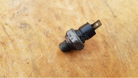 Peugeot Satelis 400 olajnyomás gomba - 2/4