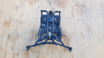 Peugeot Satelis 400 első idomtartó konzol