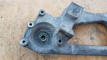 Peugeot Satelis 400 hátsó lengőkar