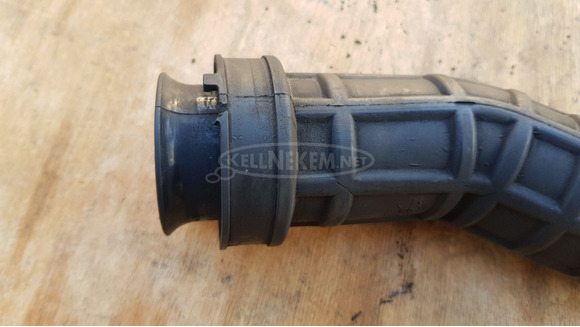 Peugeot Satelis 400 légszűrő cső