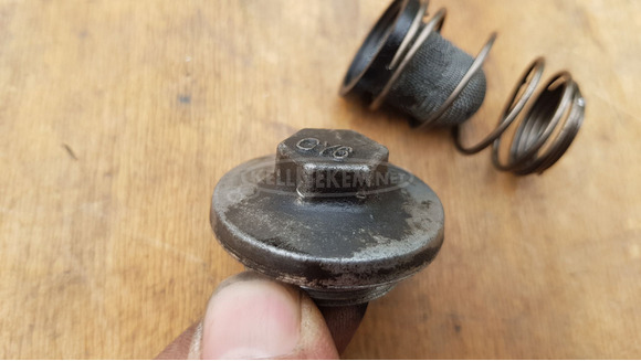 Kymco people 250 olajleeresztő csavar - 5/6