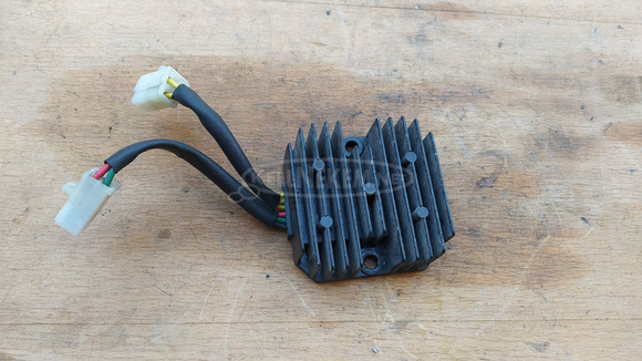 Kymco people 250 feszültségszabályzó - 1/8