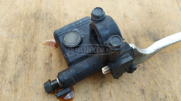 Kymco people 250 főfékhenger jobbos - 3/8