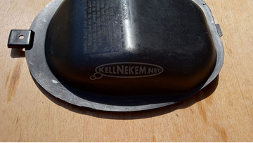 Kymco people 250 szervizablak sisaktartóba