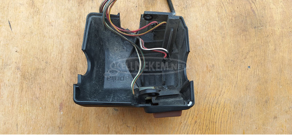 Aprilia Atlantic 125 - 250 kormánykapcsoló jobbos - 4/7