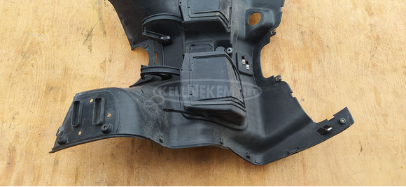 Aprilia Atlantic 125 - 250 térdidom - 8/8