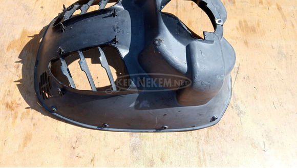 Aprilia Atlantic 125 - 250 első villa körüli idom - 8/10