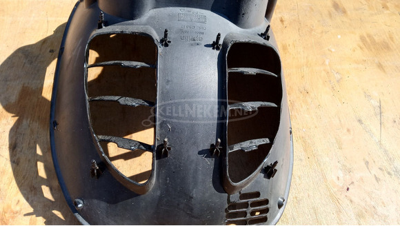 Aprilia Atlantic 125 - 250 első villa körüli idom - 9/10