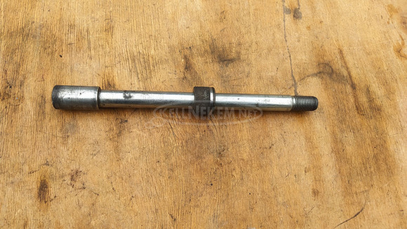 Aprilia Atlantic 500 első keréktengely - 1/4