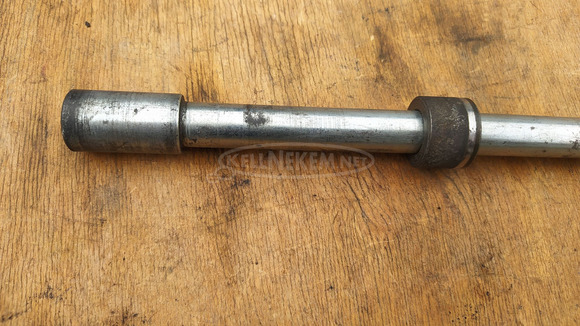 Aprilia Atlantic 500 első keréktengely - 2/4