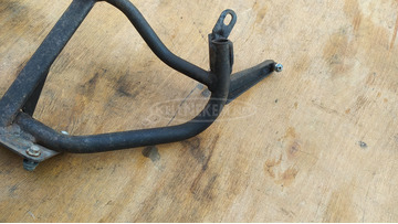 Aprilia Atlantic 500 első idomtartó konzol