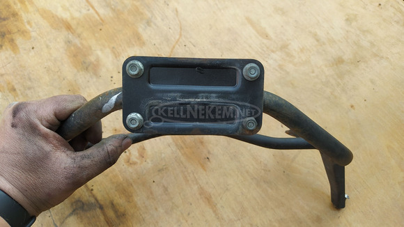 Aprilia Atlantic 500 első idomtartó konzol - 7/10