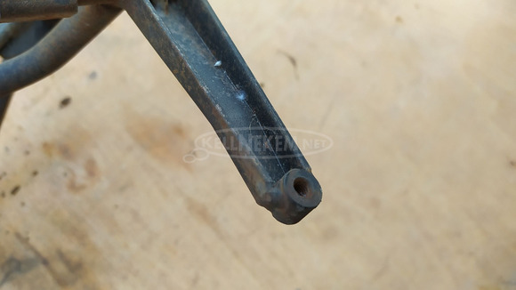 Aprilia Atlantic 500 első idomtartó konzol - 9/10