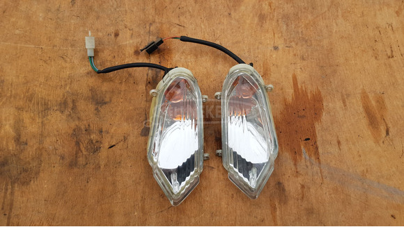 Kymco Agility 125 - 200 első irányjelző pár