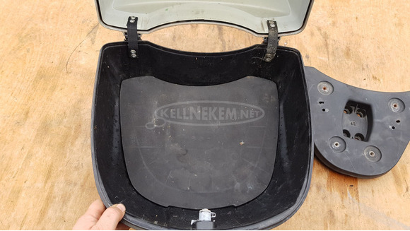 Kymco Agility 125 - 200 hátsó doboz - 8/9