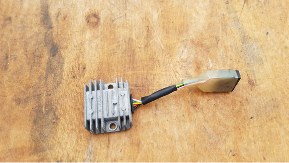 Kymco Agility 125 - 200 feszültségszabályzó