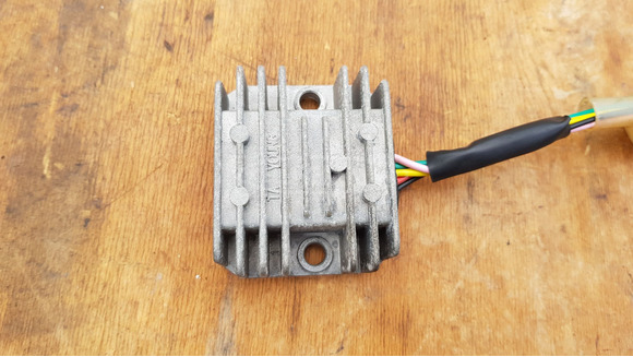 Kymco Agility 125 - 200 feszültségszabályzó