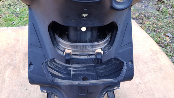 Kymco Agility 125 - 200 térdidom - 4/10