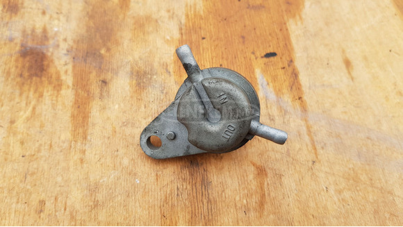 Kymco Agility 125 - 200 benzinpumpa - 2/2