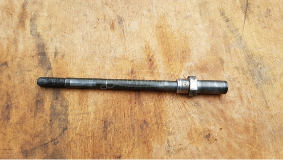 Yamaha Versity xc 300 első keréktengely - 1/4