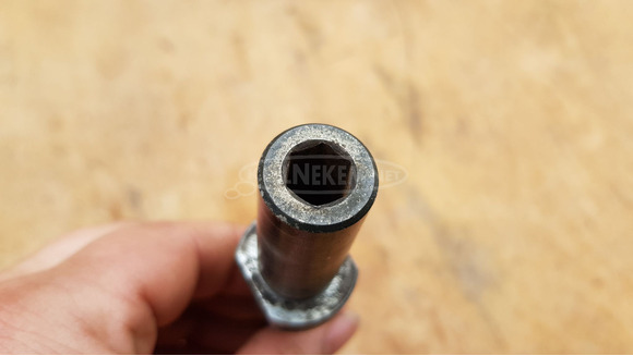 Yamaha Versity xc 300 első keréktengely - 4/4