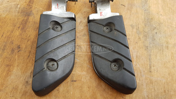 Yamaha Versity xc 300 hátsó lábtartó pár