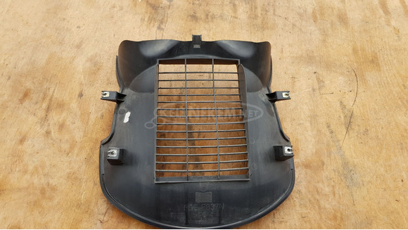 Yamaha Versity xc 300 hűtő elötti idom