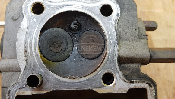 Kymco Agility 125 - 150 hengerfej - 9/10