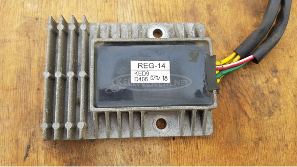 Kymco People S 250 - 300 i.e. feszültségszabályzó - 2/5