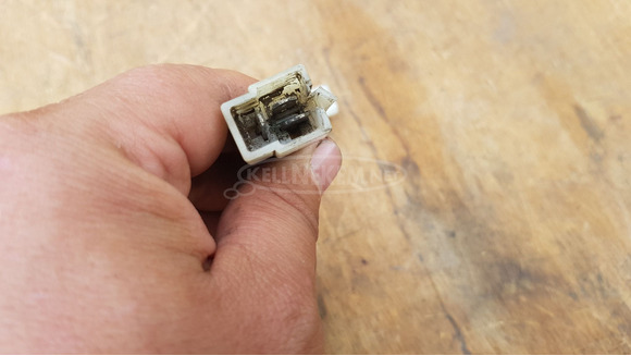 Kymco People S 250 - 300 i.e. feszültségszabályzó - 3/5