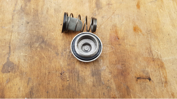 Kymco People S 250 - 300 olajleeresztő csavar - 2/3