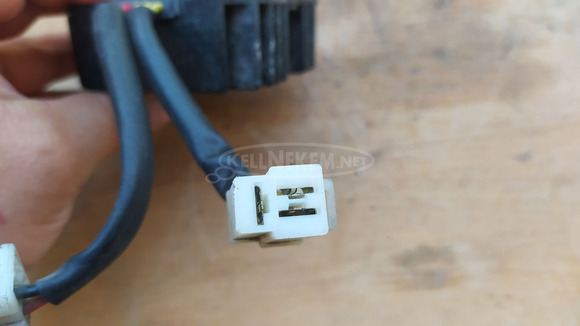 Kymco People S 250 feszültségszabályzó - 3/8